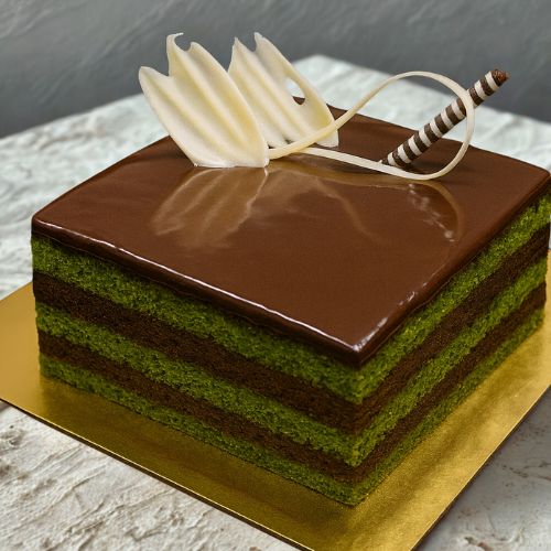 Chocolate Pistachio Layer Cake (1 KG)