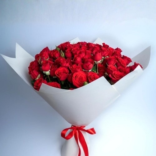 15 white spray roses bouquet