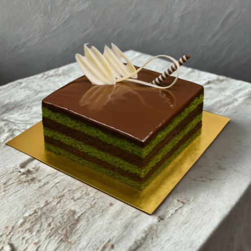 Chocolate Pistachio Layer Cake (1 KG)