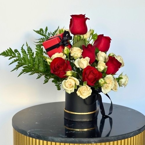 CASSY ARRANGEMENT FLOWERS