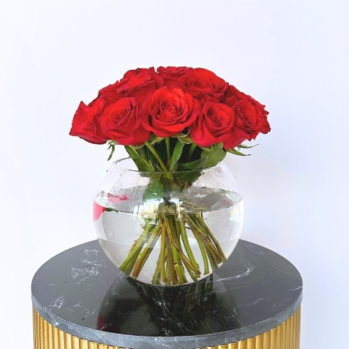 12 red roses vase 