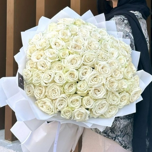 100 white roses bouquet 